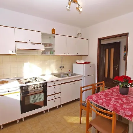 Apartment Fuer 5 Personen Ca 55 Qm In Medulin, Istrien Suedkueste Von Istrien