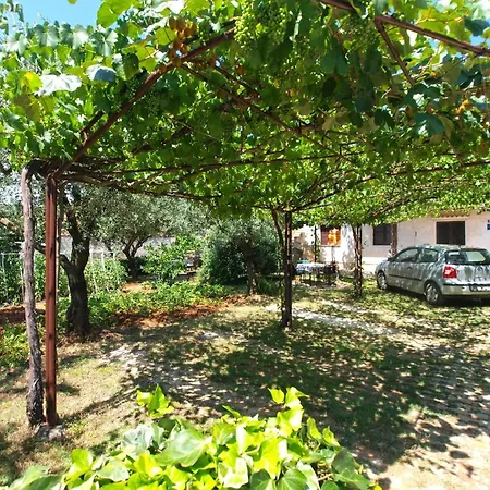 Apartment Fuer 5 Personen Ca 55 Qm In Medulin, Istrien Suedkueste Von Istrien *